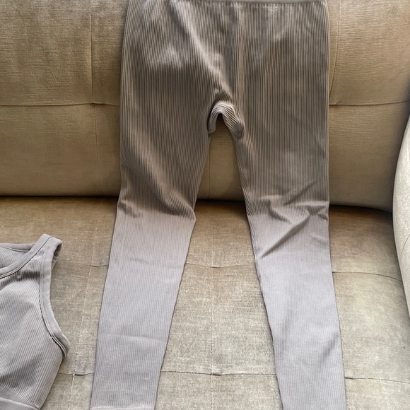Gray Ribbed Activewear Set - Picture 4 of 5